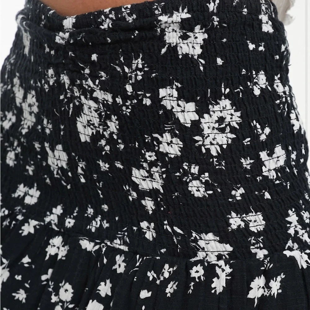 NWT Bershka shirred mini rara skort in black floral. Size Large